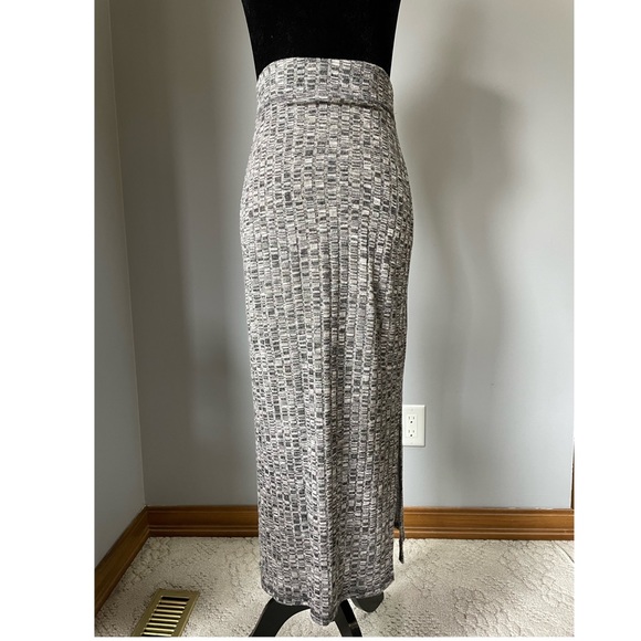 Aritzia Dresses & Skirts - Aritizia Wilfred Knit Marled Knit Maxi Skirt (M)